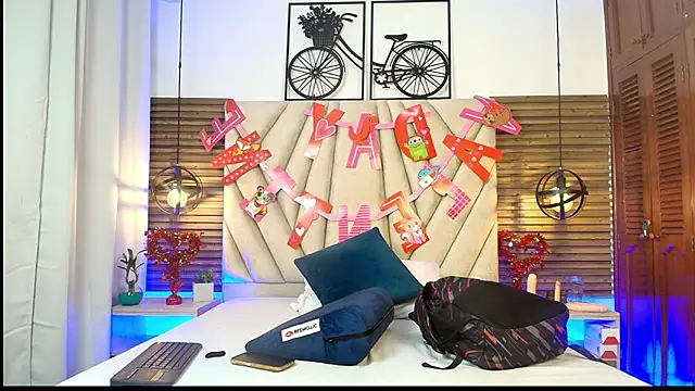 elizawiliamst online show from September 2025 12:05:02 PM