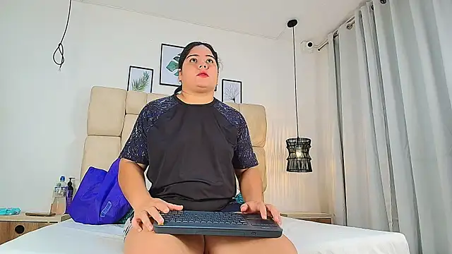 elizawiliamst online show from October 2025 11:43:01 AM