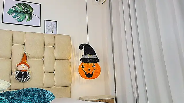 elizawiliamst online show from October 2025 01:34:02 PM