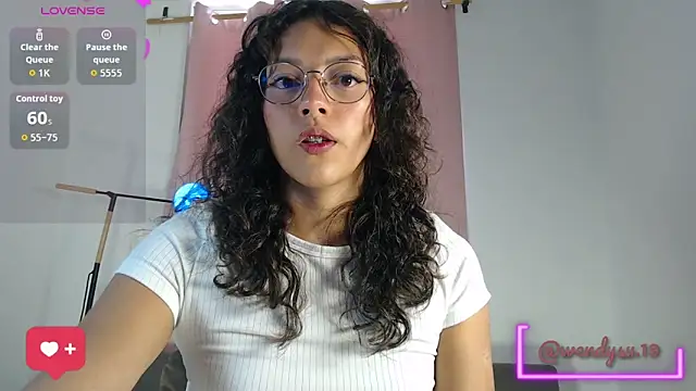 Snapshot of WendySuns_ chatting on September 2025 06:09:01 PM WendySuns online show from September 2025 06:09:01 PM