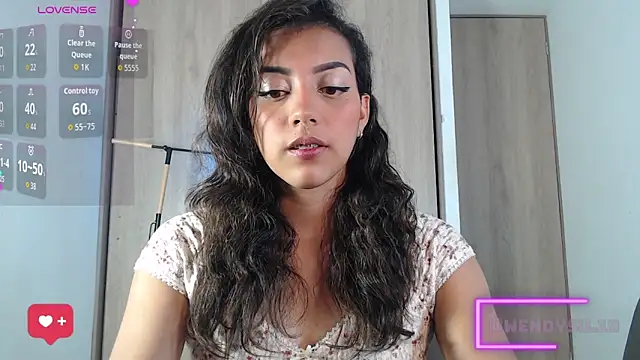 Snapshot of WendySuns_ chatting on September 2025 07:25:02 PM WendySuns online show from September 2025 07:25:02 PM