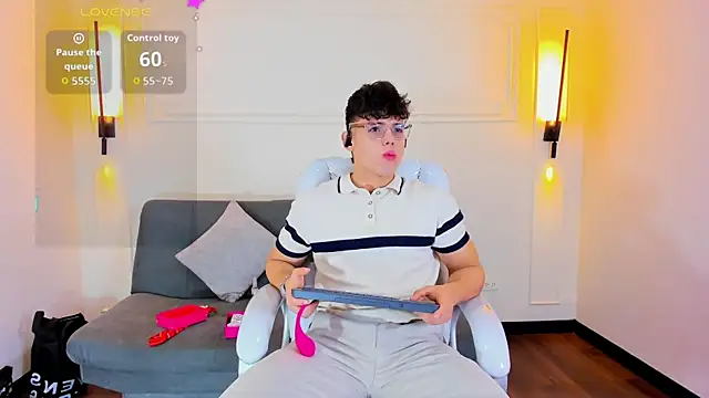 Snapshot of Jhoumod_21 chatting on September 2025 12:32:02 PM Jhoumod 21 online show from September 2025 12:32:02 PM