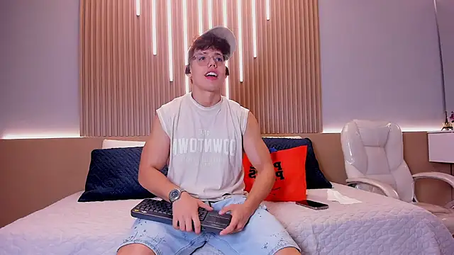 Snapshot of Jhoumod_21 chatting on October 2025 10:35:01 AM Jhoumod 21 online show from October 2025 10:35:01 AM