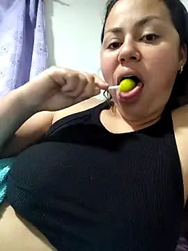 Snapshot of camila-titis chatting on May 2026 03:58:02 AM camila-titis online show from May 2026 03:58:02 AM