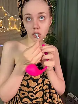 PollyVinice online show from July 2026 06:51:02 PM