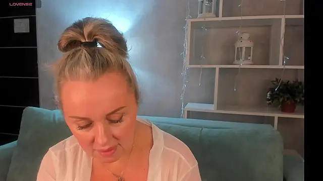 Snapshot of Sky_Kuper chatting on September 2025 12:33:01 AM Sky Kuper online show from September 2025 12:33:01 AM