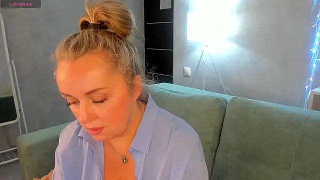 Snapshot of Sky_Kuper chatting on September 2025 11:50:02 PM Sky Kuper online show from September 2025 11:50:02 PM