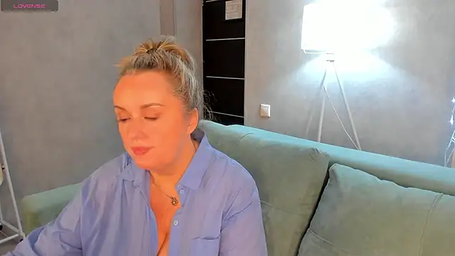 Snapshot of Sky_Kuper chatting on October 2025 12:10:01 AM Sky Kuper online show from October 2025 12:10:01 AM