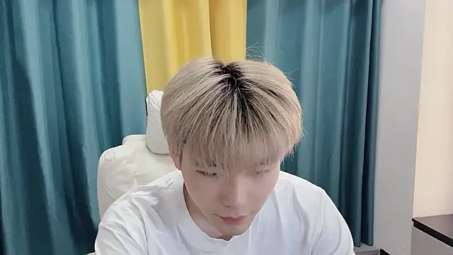 xiaoyang5200 online show from March 2026 02:22:01 PM