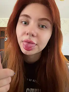 LunaMillie online show from May 2026 10:23:01 AM