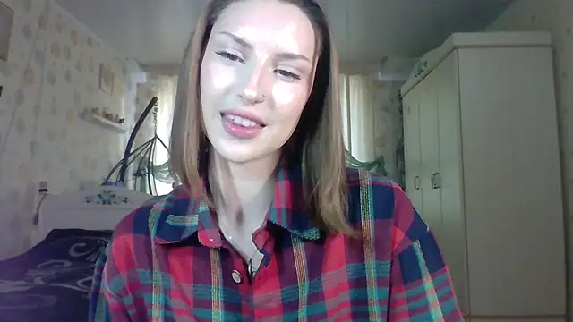 RuxaShade online show from October 2025 01:18:01 PM