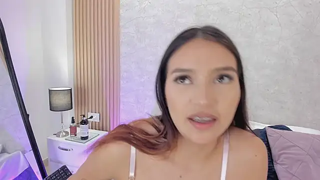 Snapshot of NaomyCollins__ chatting on June 2026 02:08:02 PM NaomyCollins online show from June 2026 02:08:02 PM