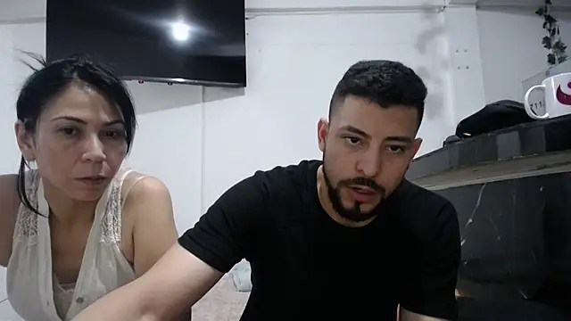 yohacriss online show from October 2025 03:04:01 AM