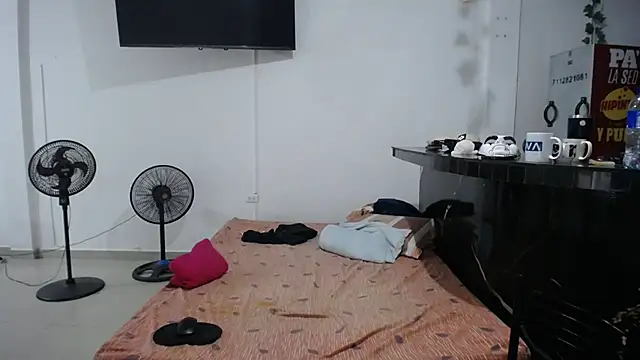 yohacriss online show from October 2025 08:31:02 AM