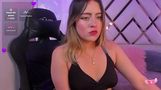 Jenny Wolridge  online show from October 2025 06:34:01 PM