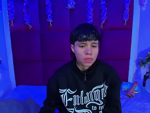 Bruno Cruzz online show from October 2025 02:52:01 AM