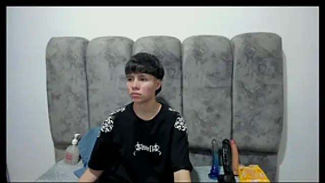 Bruno Cruzz online show from April 2026 02:34:01 AM