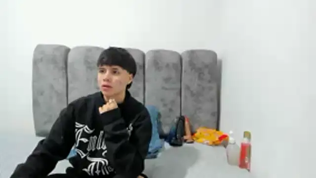 Bruno Cruzz online show from April 2026 02:25:02 AM