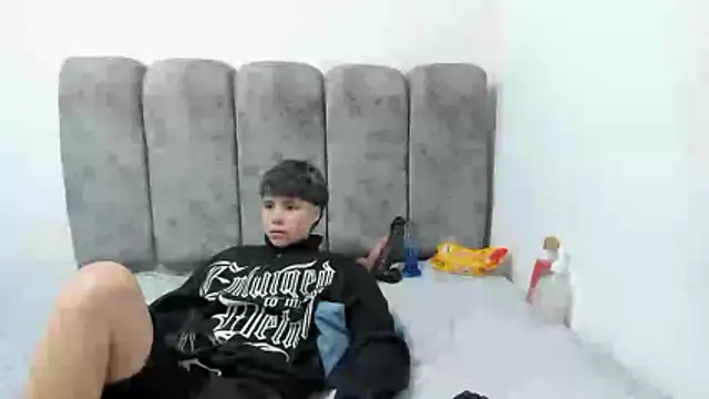 Bruno Cruzz online show from April 2026 02:26:02 AM