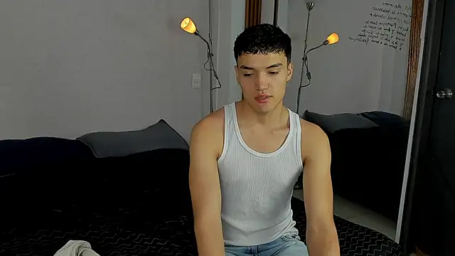 Jacksonflorez online show from September 2025 06:41:02 PM