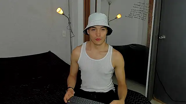 Jacksonflorez online show from September 2025 06:43:02 PM