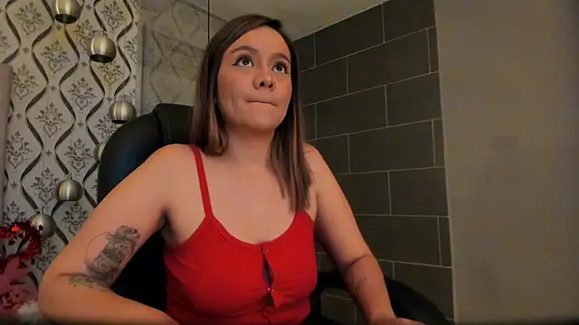 Sky Junne online show from December 2025 06:02:01 PM