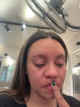 Sky Junne online show from April 2026 04:35:01 PM