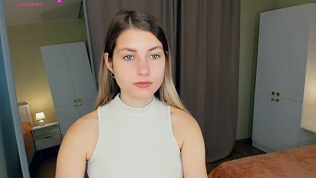 MartiRoyal online show from September 2025 04:45:02 AM