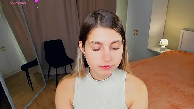 MartiRoyal online show from September 2025 04:47:01 AM