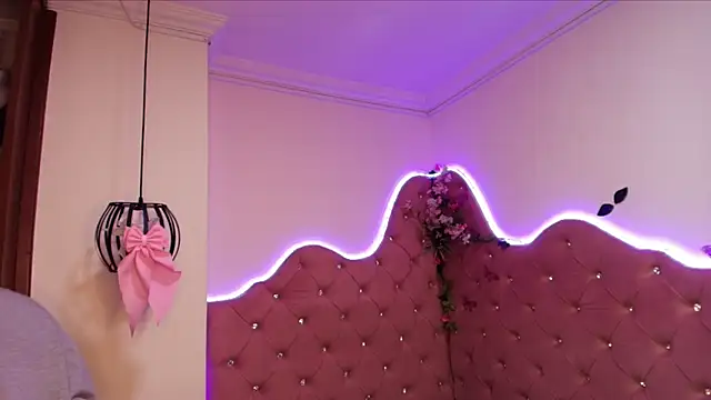 sophiievv online show from November 2025 07:02:02 PM