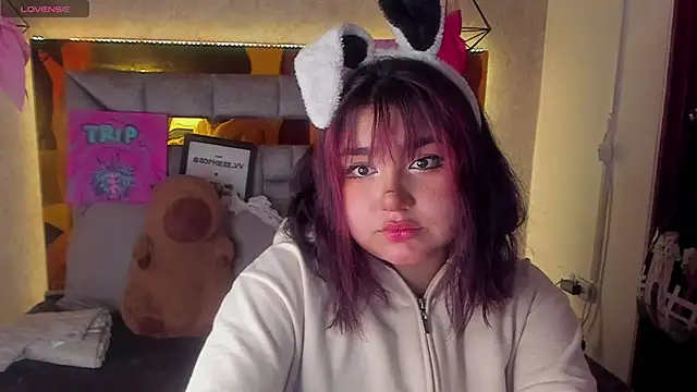 sophiievv online show from November 2025 07:02:01 PM