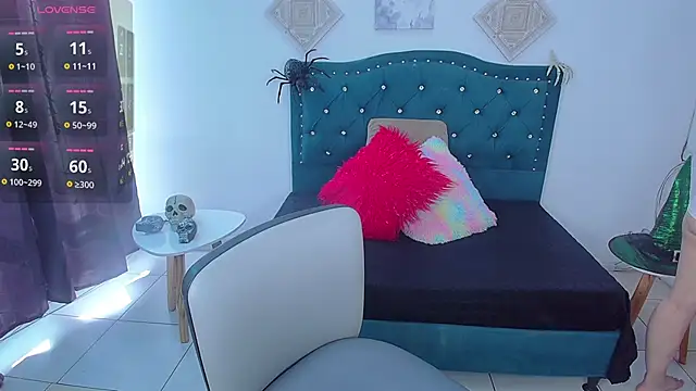 IamBunny f w online show from October 2025 01:37:01 PM