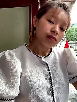 Snapshot of Mai_bb chatting on September 2025 08:47:01 AM Mai bb online show from September 2025 08:47:01 AM