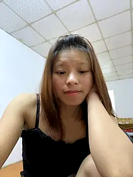 Snapshot of Mai_bb chatting on September 2025 04:09:02 PM Mai bb online show from September 2025 04:09:02 PM
