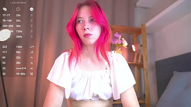 Snapshot of JuliannaWenger chatting on October 2025 04:28:01 PM JuliannaWenger online show from October 2025 04:28:01 PM