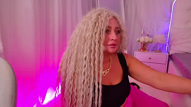 Snapshot of Lilit_1Love chatting on October 2025 04:41:01 PM Lilit 1Love online show from October 2025 04:41:01 PM