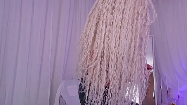 Snapshot of Lilit_1Love chatting on October 2025 04:36:02 PM Lilit 1Love online show from October 2025 04:36:02 PM