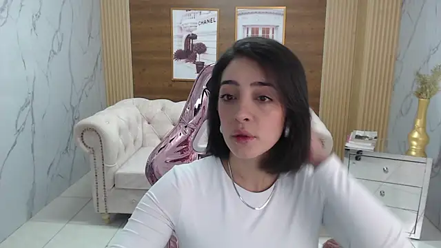 sara lopez s online show from February 2026 01:22:01 PM