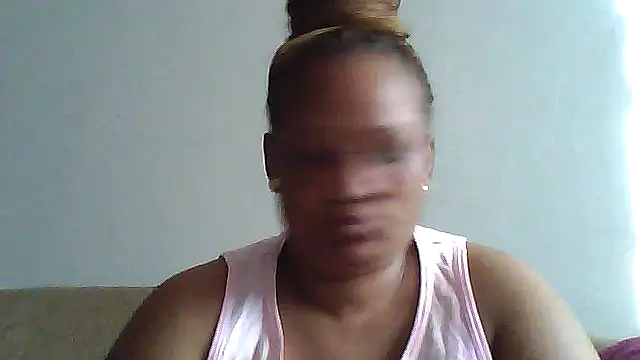 Yellobonepussy online show from September 2025 12:16:02 PM