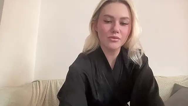 ElaraLuxxxe online show from September 2025 10:09:01 AM