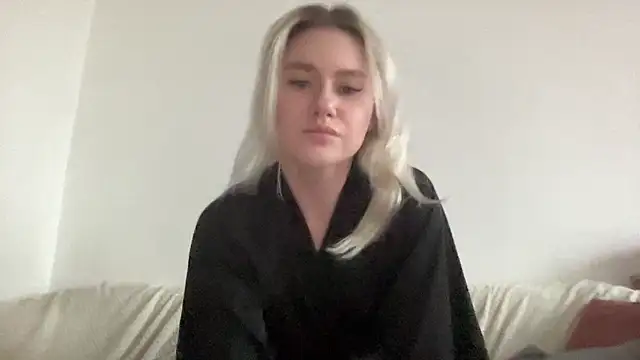 ElaraLuxxxe online show from November 2025 11:09:02 AM