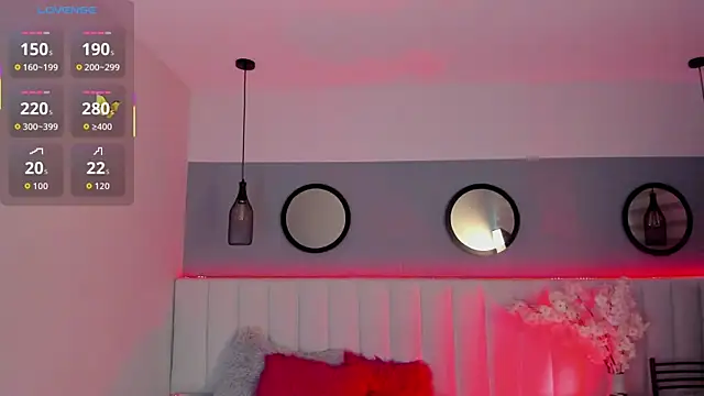 Mila Hank  online show from September 2025 12:32:02 PM