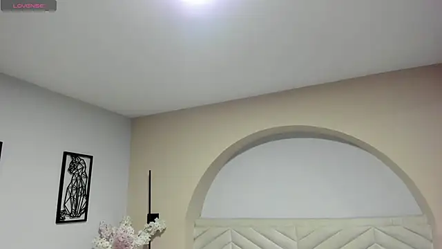 Mila Hank  online show from April 2026 12:11:02 PM