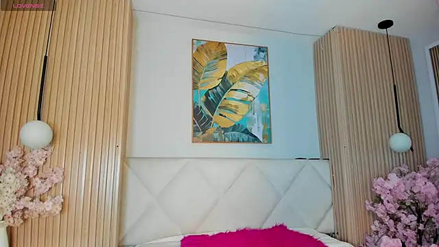 Mila Hank  online show from June 2026 01:17:02 PM