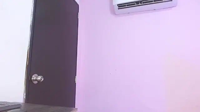 Snapshot of kiity_horny_ chatting on October 2025 12:47:02 PM kiity horny online show from October 2025 12:47:02 PM