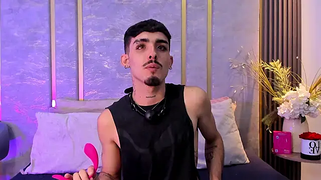 NikoStone  online show from September 2025 04:44:01 AM