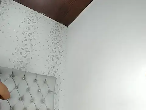 michelle perla online show from October 2025 06:28:02 PM