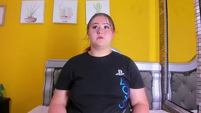 Miiafoox online show from September 2025 04:29:01 PM