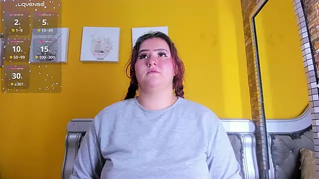 Miiafoox online show from September 2025 04:07:01 PM