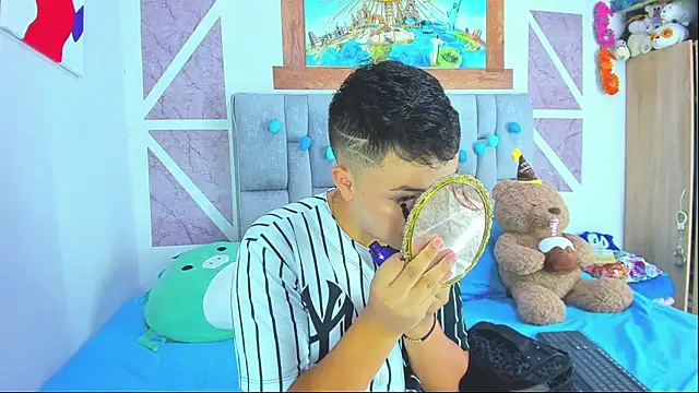 christopher Hot online show from April 2026 11:35:02 PM